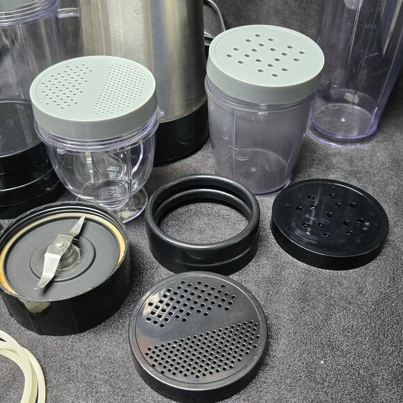 Bella Cucina 10029 Rocket Blender Set w Cups Attachments Lids Shaker Accessories - Picture 4 of 9